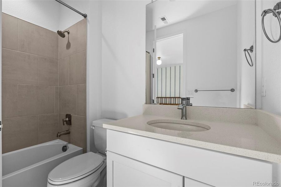 ensuite bathroom in secondary bed