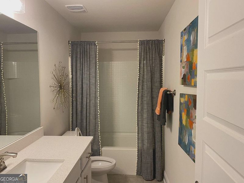 Furnished interior view inside a new home in Oakview Estates, Macon (Image 15).