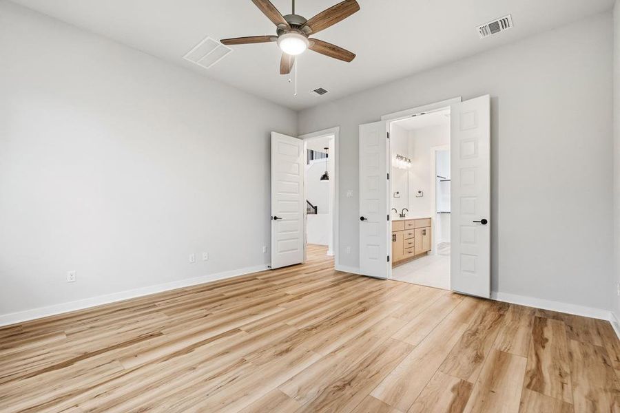 Spacious, unfurnished interior of a new home in Wolf Ranch, Georgetown (Image 36). Spacious, unfurnished interior of a new home in Wolf Ranch, Georgetown (Image 36).