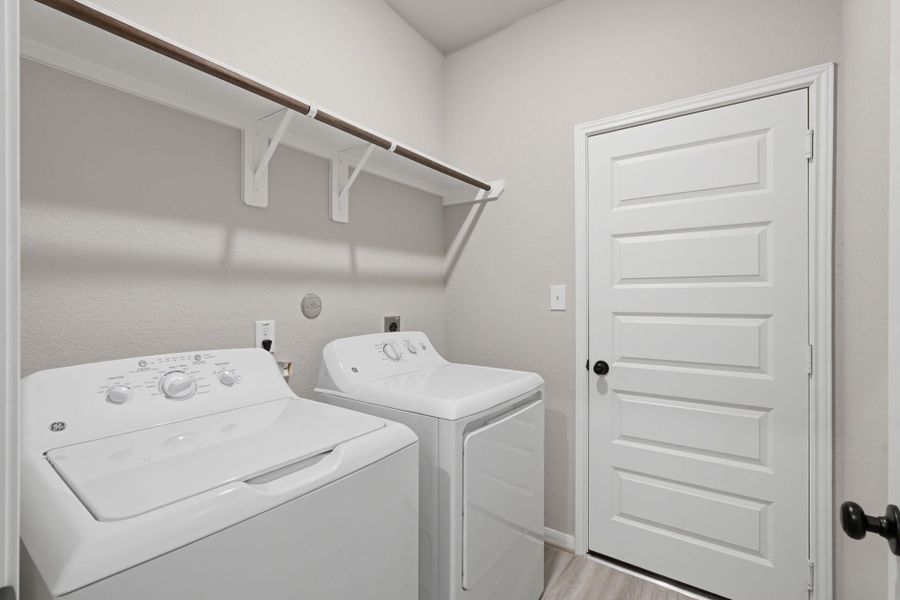 Close-up of interior finishes inside a home in Lexington Heights, Willis (Image 14).