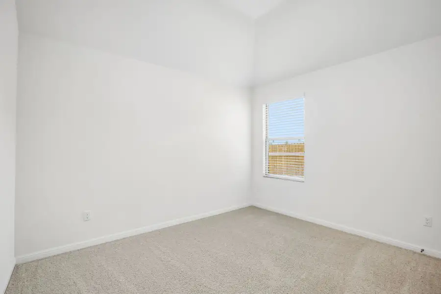 Spacious, unfurnished interior of a new home in Trinity Ranch, Elgin (Image 30).