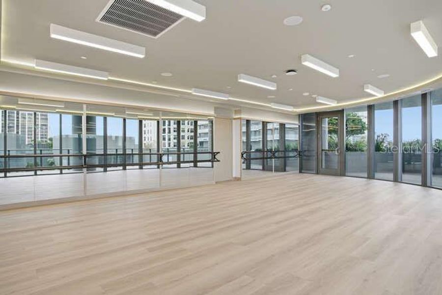 Spacious, unfurnished interior of a new home in , Tampa (Image 27).