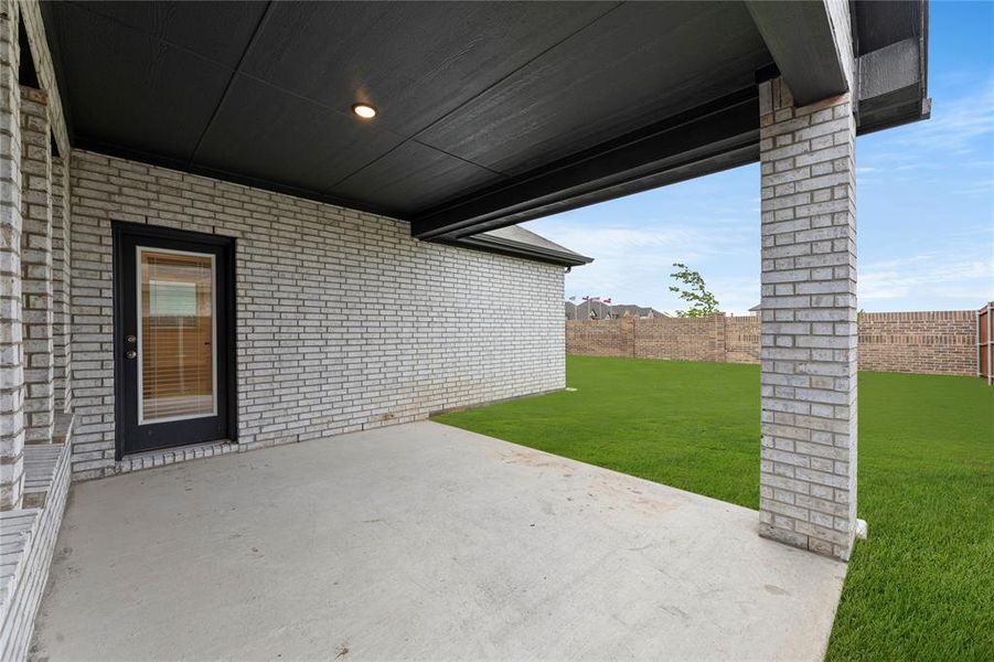 Exterior details and patio area of a home in Mercer Meadows, Royse City (Image 3). Exterior details and patio area of a home in Mercer Meadows, Royse City (Image 3).