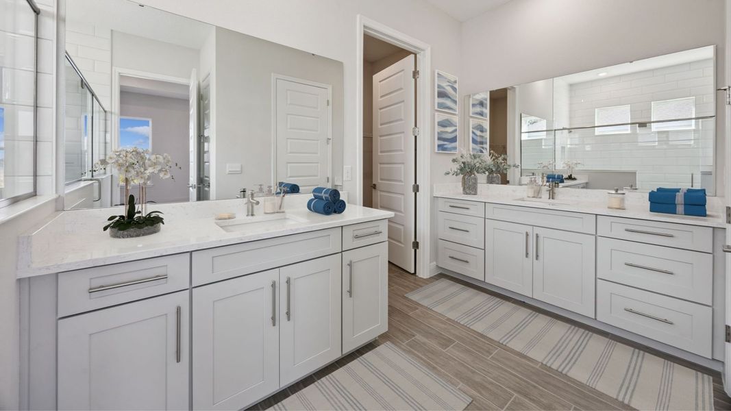 Representative furnished interior of a home built from the Everett by D.R. Horton in Buena Lago, St. Cloud (Image 11).