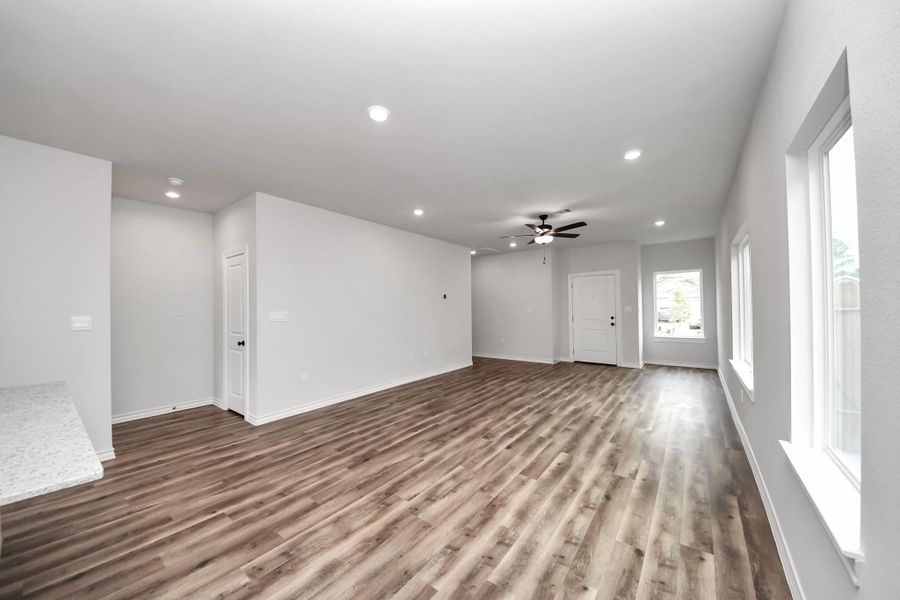 Spacious, unfurnished interior of a new home in The Enclave at Spring Branch, Montgomery (Image 22).