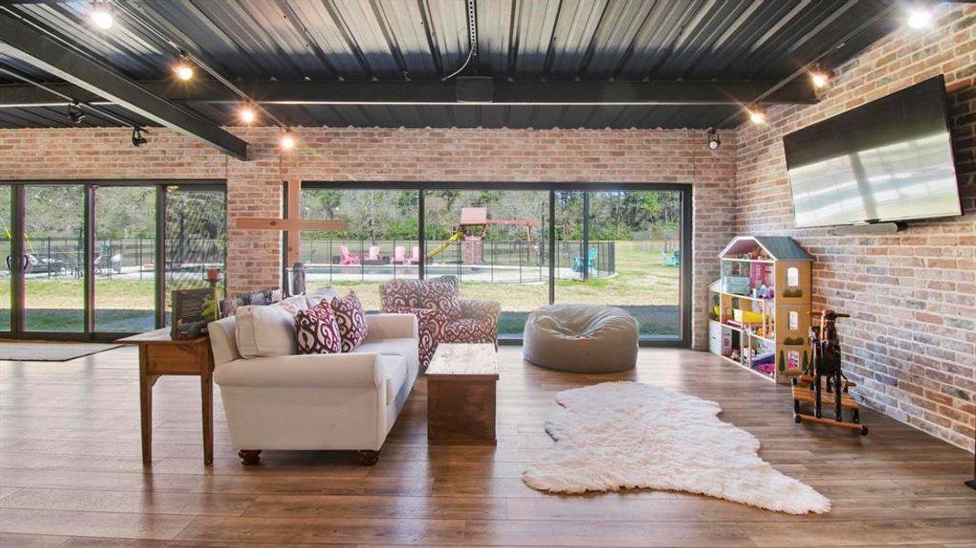 Community amenities in , Richards (Image 28).