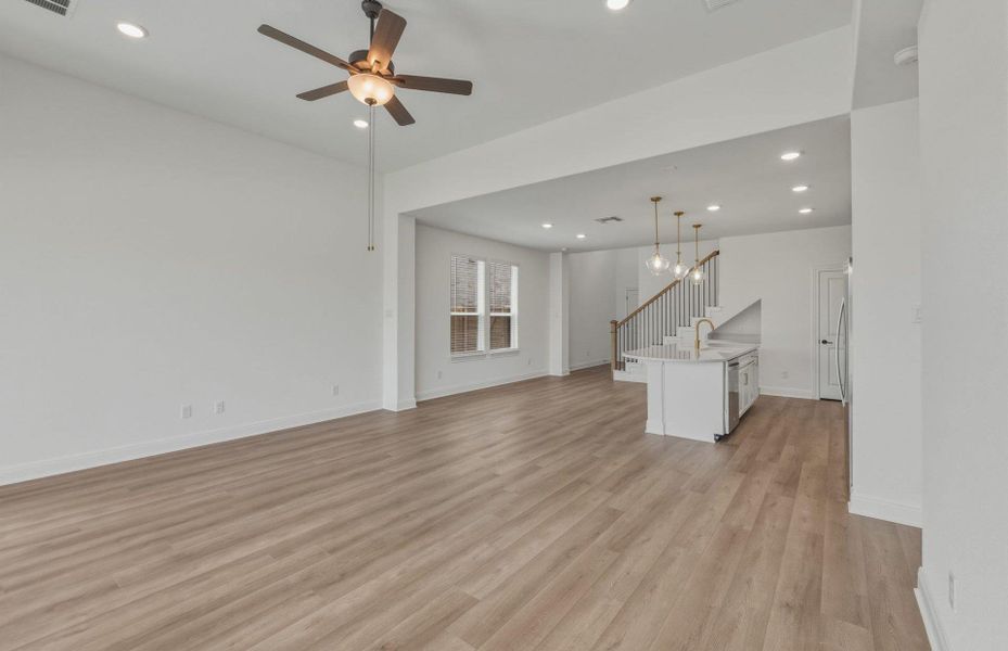 Spacious, unfurnished interior of a new home in Horizon Lake, Leander (Image 15).