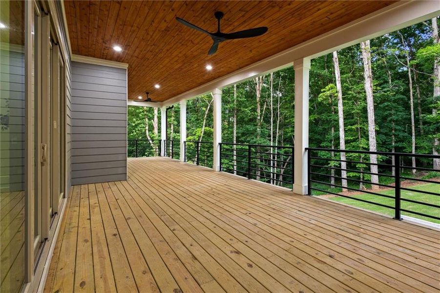 Exterior details and patio area of a home in , Gainesville (Image 31).