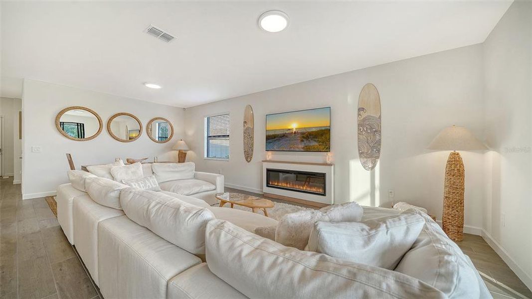 Furnished interior view inside a new home in Lorraine Lakes at Lakewood Ranch, Lakewood Ranch (Image 41).