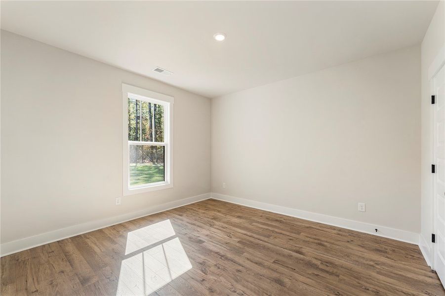 Spacious, unfurnished interior of a new home in Anderson County Homes, Belton (Image 19).