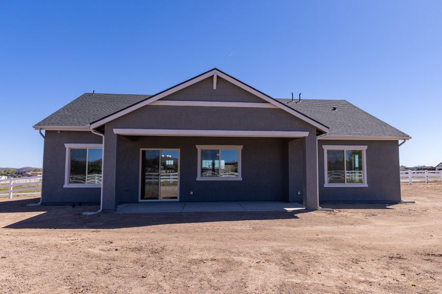 Exterior details and patio area of a home in Heritage Pointe, Chino Valley (Image 26).