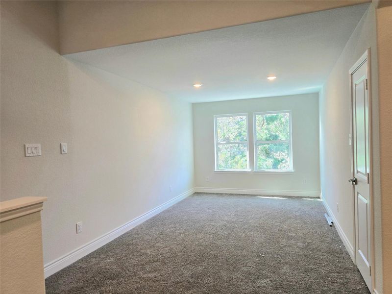 Study or living area in bedroom 4