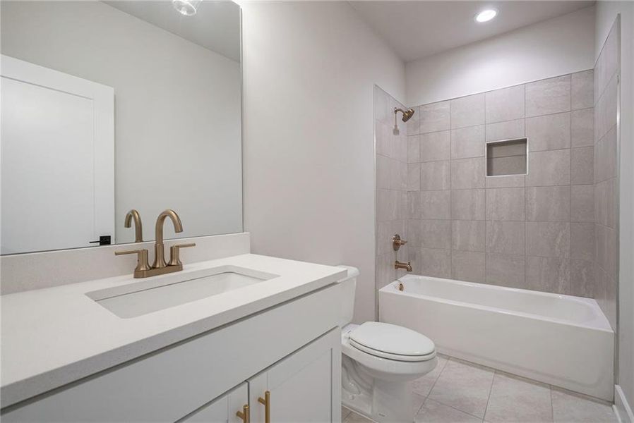 Furnished interior view inside a new home in , Atlanta (Image 17).