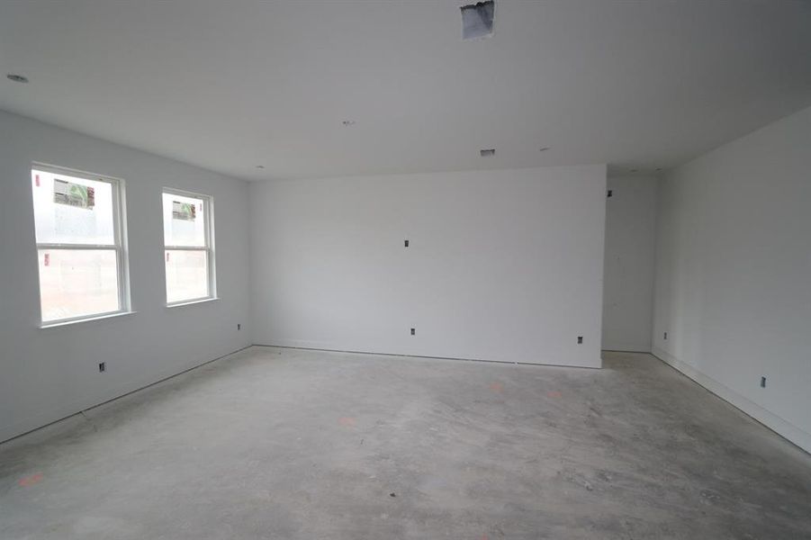 Image 14 of a home in Stoneridge.