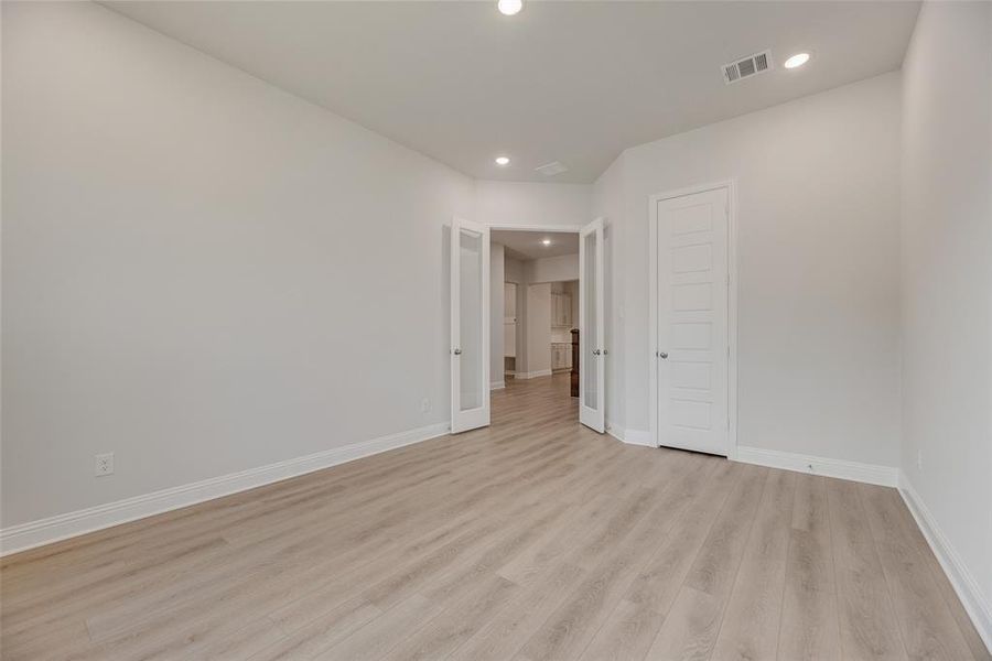 Spacious, unfurnished interior of a new home in Bayside, Rowlett (Image 24). Spacious, unfurnished interior of a new home in Bayside, Rowlett (Image 24).