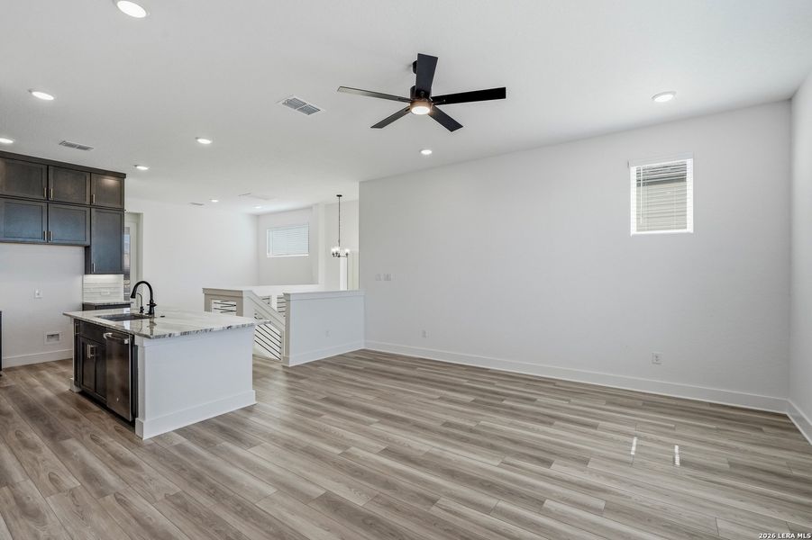 Spacious, unfurnished interior of a new home in Rose Hill, San Antonio (Image 30).