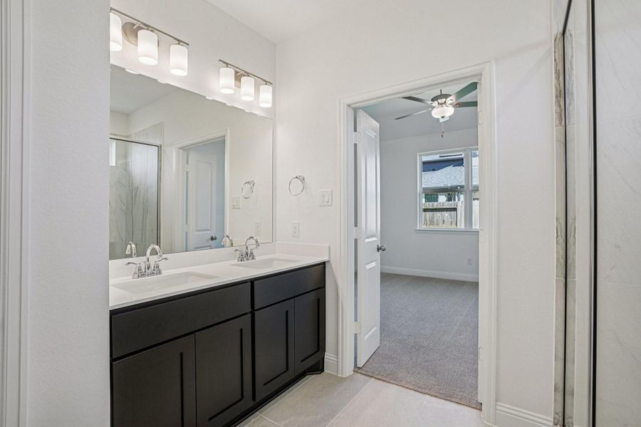 Furnished interior view inside a new home in Sienna 40', Missouri City (Image 12).