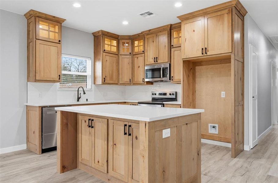 Furnished interior view inside a new home in , Waco (Image 5).