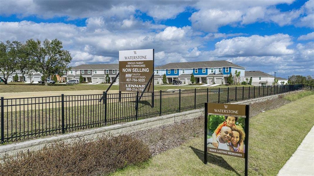 Community amenities in Waterstone, Groveland (Image 9).