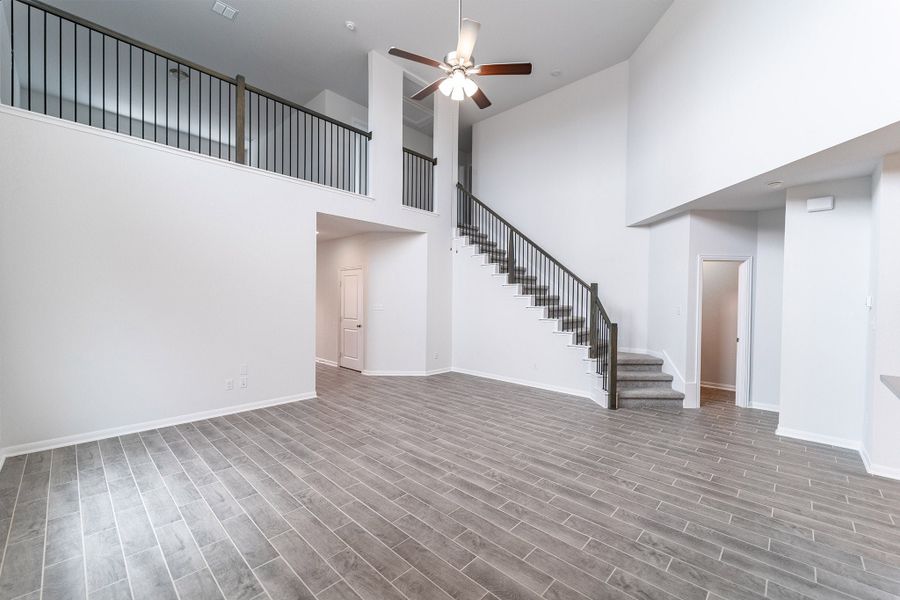 Spacious, unfurnished interior of a new home in Hannah Heights, Seguin (Image 8).
