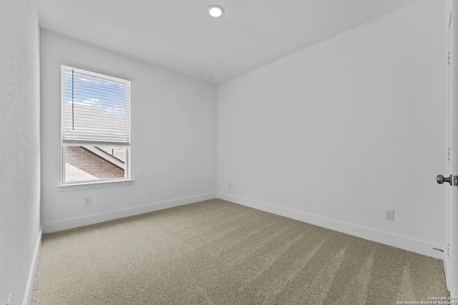 Spacious, unfurnished interior of a new home in , New Braunfels (Image 33).