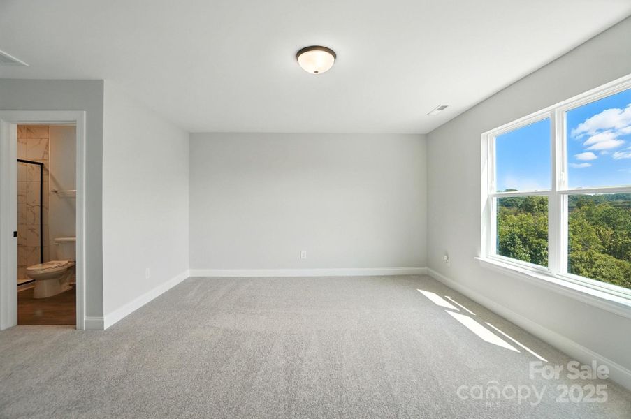 Spacious, unfurnished interior of a new home in Summerlin, Mooresville (Image 19).