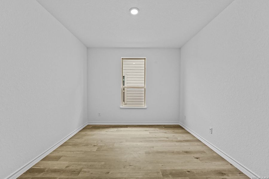 Spacious, unfurnished interior of a new home in Dove Song, Marion (Image 31).