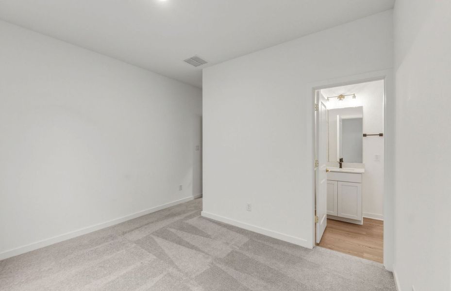 Spacious, unfurnished interior of a new home in Wolf Ranch, Georgetown (Image 19). Spacious, unfurnished interior of a new home in Wolf Ranch, Georgetown (Image 19).