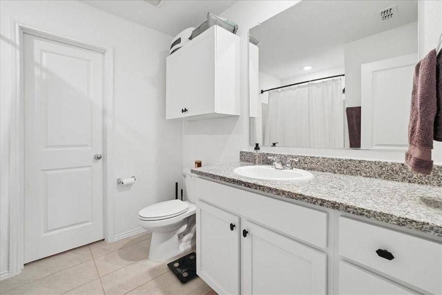 Furnished interior view inside a new home in Trinity West, Dallas (Image 11). Furnished interior view inside a new home in Trinity West, Dallas (Image 11).