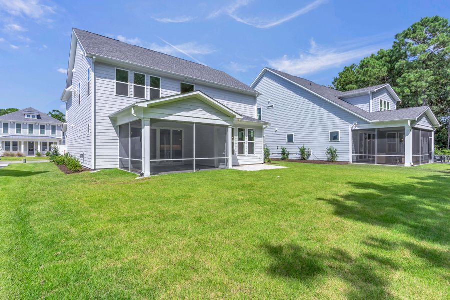 Representative exterior details of a home built from the The Hampton by RobuckHomes in Stonehenge, Raleigh (Image 51).