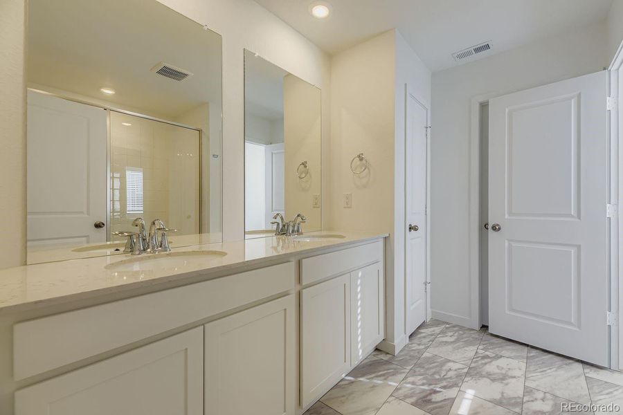 Furnished interior view inside a new home in Sterling Ranch, Littleton (Image 4).