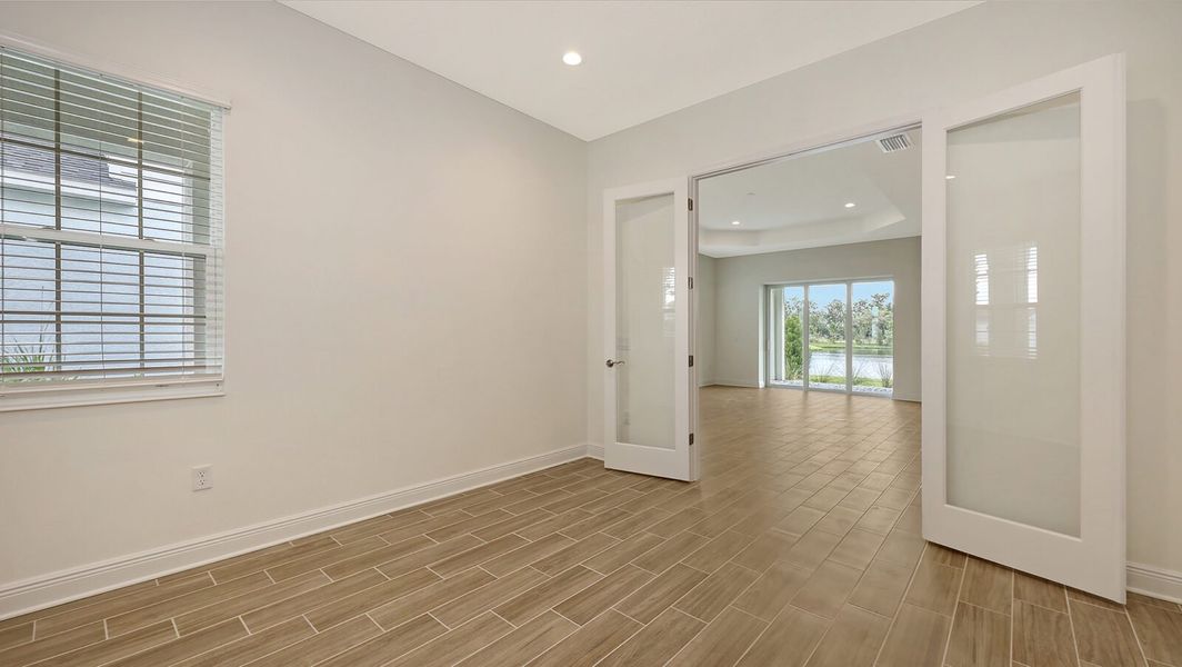 Spacious, unfurnished interior of a new home in Wildleaf at North River Ranch, Parrish (Image 28).