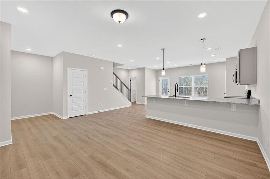 Spacious, unfurnished interior of a new home in Sanders Park, Austell (Image 29).