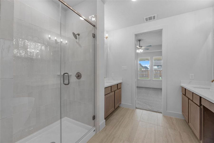 Representative image. Features, specifications, selections and colors may vary. Representative image. Features, specifications, selections and colors may vary.