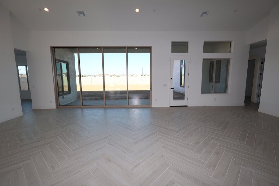 Spacious, unfurnished interior of a new home in Tierra at Legado West, Queen Creek (Image 8).