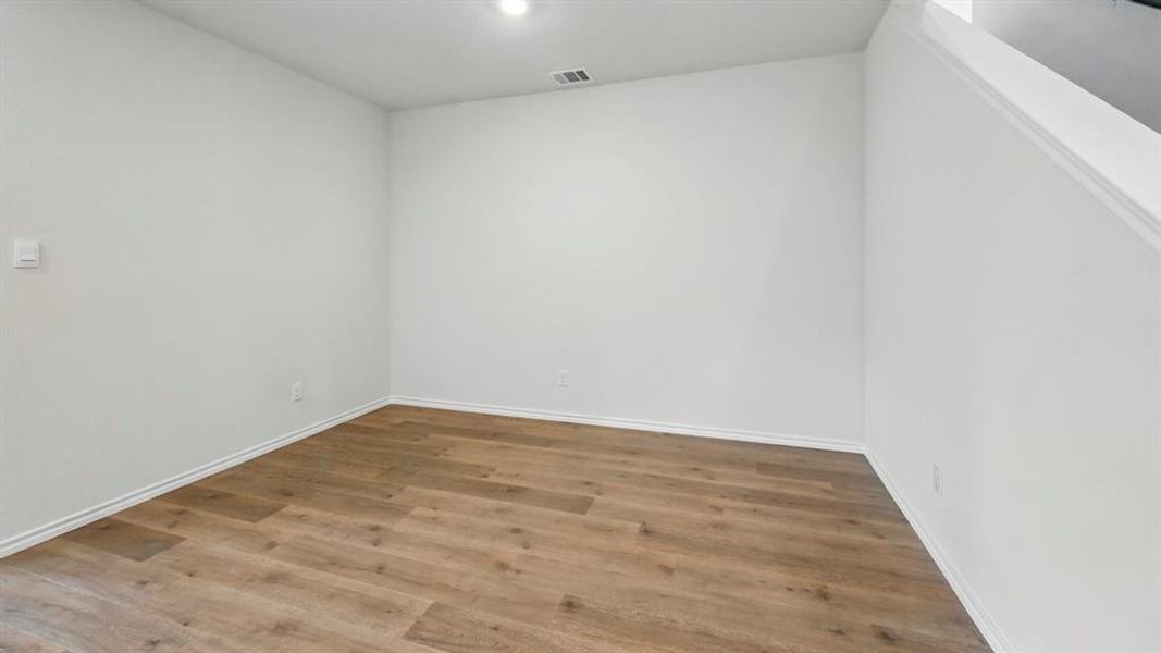 Spacious, unfurnished interior of a new home in Frontier Pointe, Princeton (Image 24).