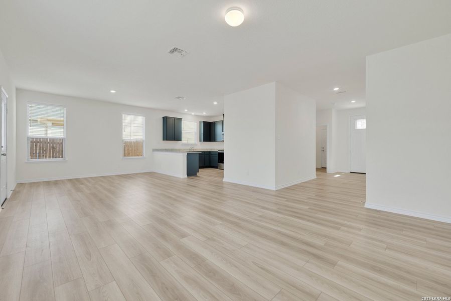 Spacious, unfurnished interior of a new home in , Converse (Image 20).