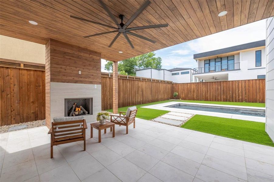 Furnished interior view inside a new home in , Dallas (Image 12).