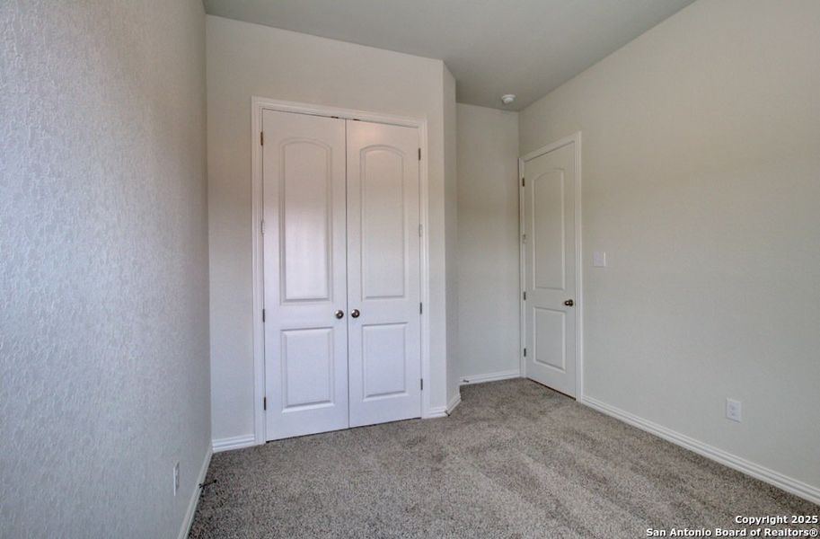 Spacious, unfurnished interior of a new home in Piedmont, San Antonio (Image 20).