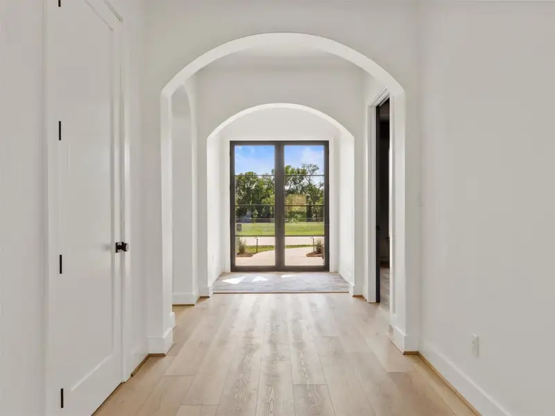 Spacious, unfurnished interior of a new home in , Smithville (Image 20). Spacious, unfurnished interior of a new home in , Smithville (Image 20).
