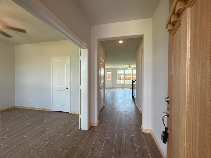 Spacious, unfurnished interior of a new home in Cedar Ridge Estates, Anna (Image 10).
