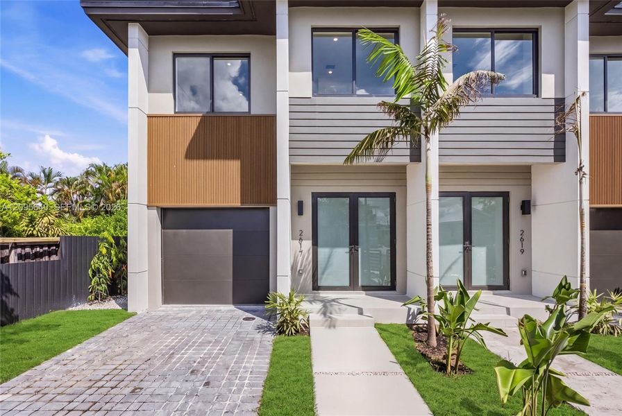 Exterior details and patio area of a home in , Miami (Image 25).