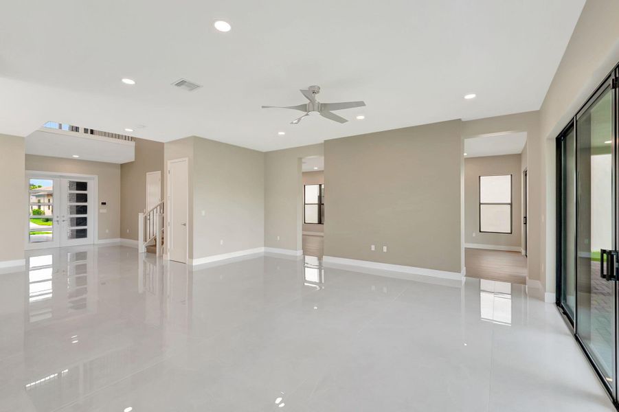 Spacious, unfurnished interior of a new home in , Boca Raton (Image 41).