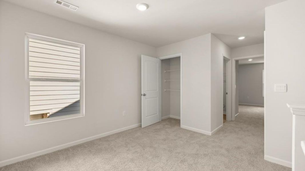 Spacious, unfurnished interior of a new home in Rolling Meadows, Jasper (Image 10).