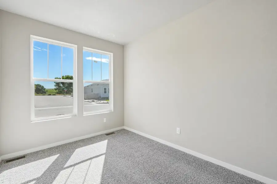 Spacious, unfurnished interior of a new home in Aspen Ranch, Fountain (Image 20).