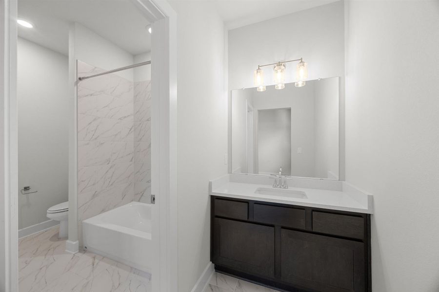 Representative image. Features, selections and colors may vary.