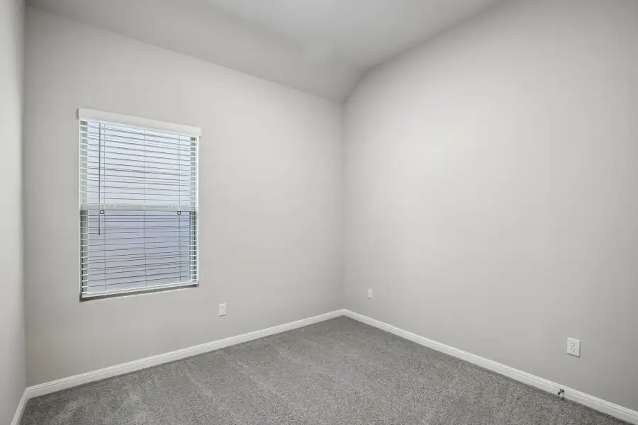 Spacious, unfurnished interior of a new home in Trinity Ranch, Elgin (Image 28).