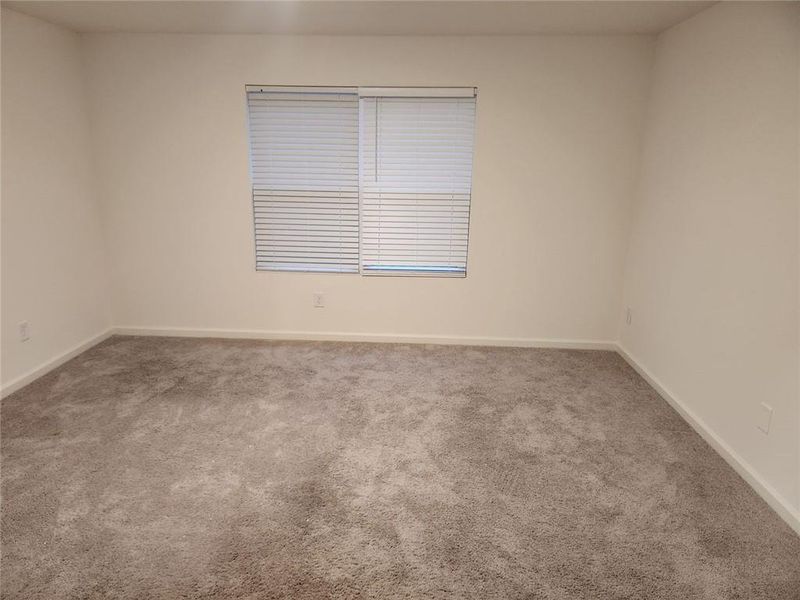 Spacious, unfurnished interior of a new home in , Atlanta (Image 10).