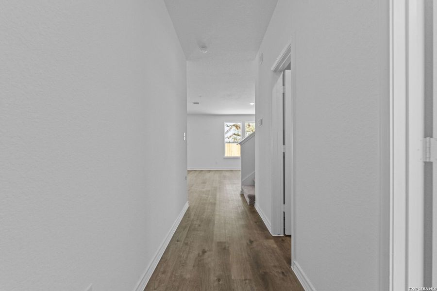 Spacious, unfurnished interior of a new home in Corley Farms, Boerne (Image 20).