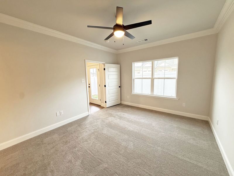 Spacious, unfurnished interior of a new home in Saddlebrook, Murfreesboro (Image 13).